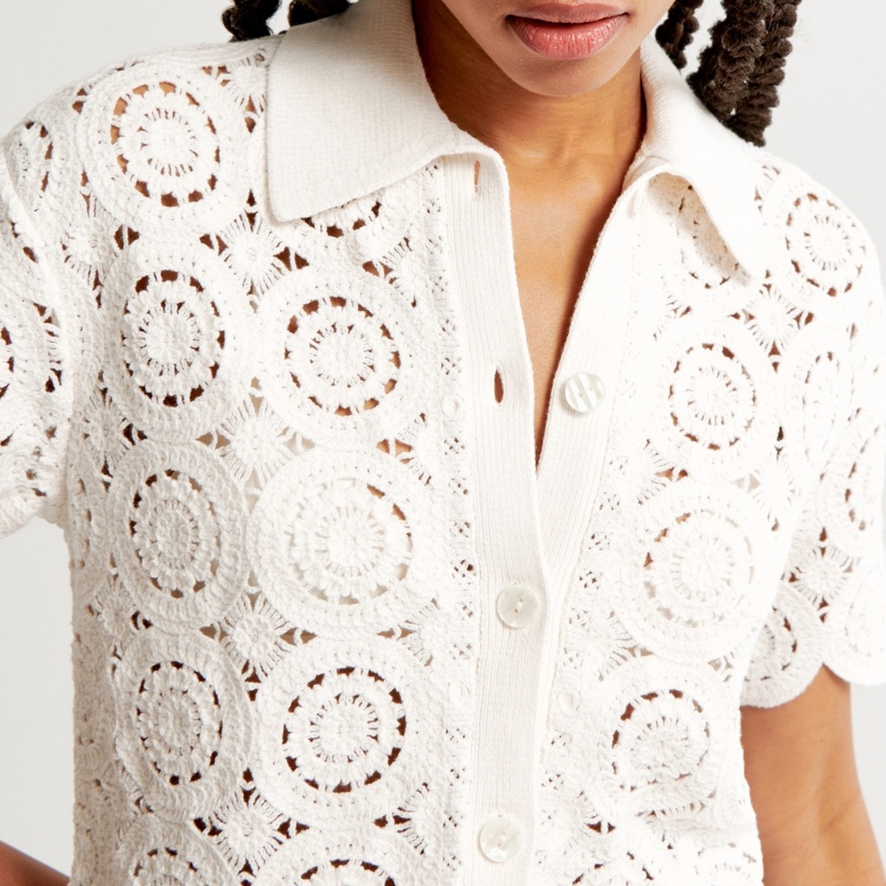 Abercrombie & Fitch Viral Crochet-Style Mosaic Tile Polo Button Down Sweater